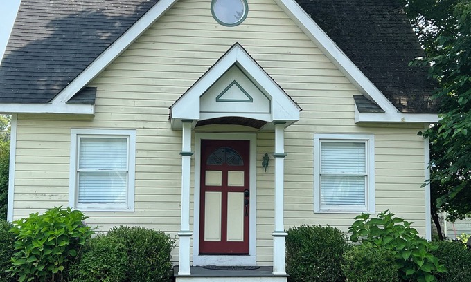 Town of Marbletown Cabaña | Private Guest Cottage @ The Sheeley House in High Falls NY.