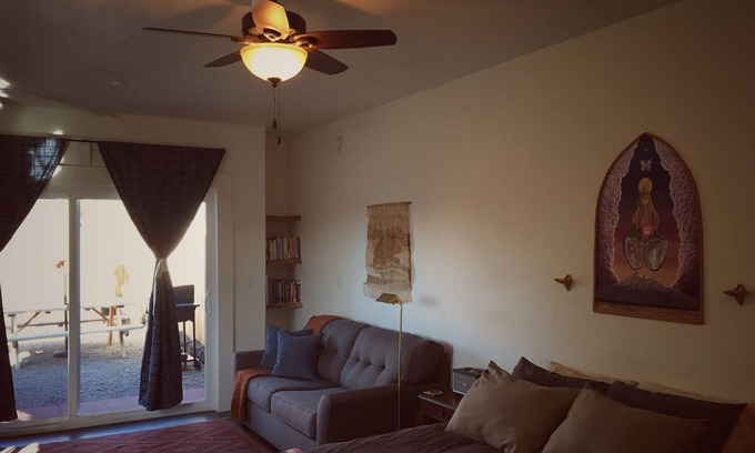 Montague Apartamento | PRIVATE GUEST STUDIO & INSPIRING MT. SHASTA VIEW