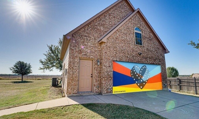 Waxahachie Casa | Private Guesthouse with Deluxe Home Theater by RedAwning