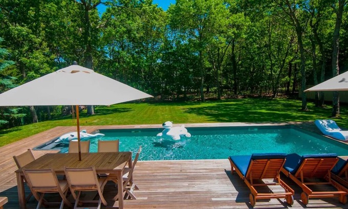 Wainscott Woods Casa | Private Hampton Home-Wainscott