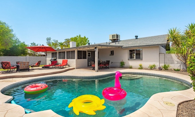 McClintock Casa | Private Heated Pool, Ping Pong and Billiards, Full Coffee Bar, near ASU