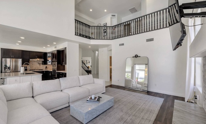 Arabian Crest Casa | Private Heated Pool, Putting Green, Pool Table, BBQ, WIFI, Near Golf, Dining & Mayo Clinic+FREE GOLF