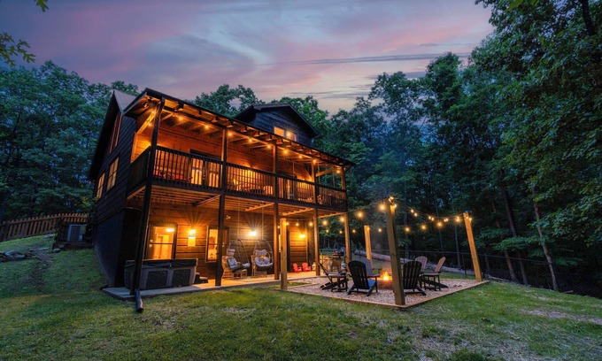 Morganton Cabina | Private Hiking Trail, Full Game Rm, Great Location