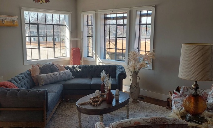 Holly Apartamento | Private Historic Downtown Holly Apartment
