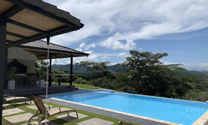 Matapalo Casa | Casa en la montaña - 7 personas - BBQ y piscina - Firepit - totalmente privada.