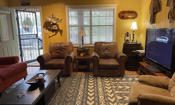 Pope Casa | Private home 35 minutes from OleMiss Oxford-sleeps 1-16. Quiet getaway