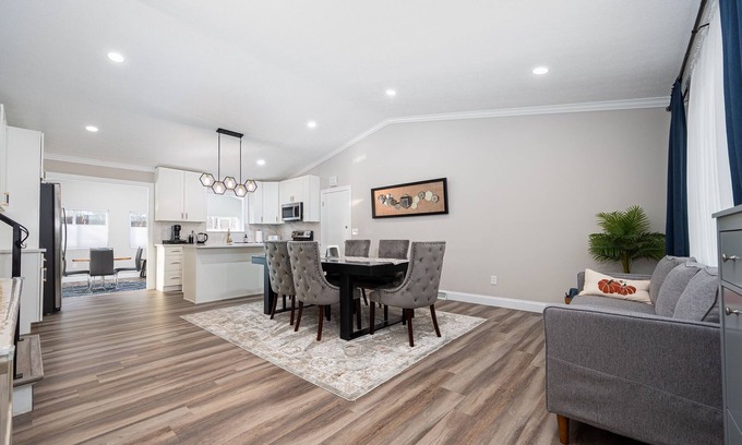 Gahanna Casa | Private home in Columbus Ideal for large families, corporate getaways sleep 10.