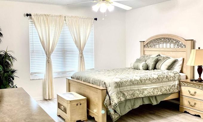 Port Malabar Casa | Private home in great location with enclosed yard