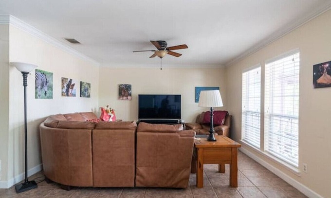 Holly Casa | Private Home Near Downtown, Lake, Trails, and Venues in Trendy East Austin.