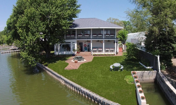 Council Bluffs Casa | Alquiler de casa privada 4BR 3. 5 baños $ 500 (Lake Manawa, IA)