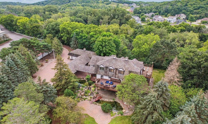 Jordan Casa | Private Home Retreat - Family-friendly, Spacious Getaway, Close to Attractions