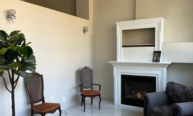 Mississauga Valleys Casa | Private home with large bedroom and spacious common areas with patio.