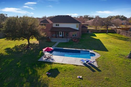 Kyle Casa | *Private Hot Spa*, Pool, Ranch Estate, Countryside