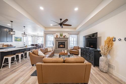 Ashton Casa | Private Hot Tub and Deck Teton Valley Getaway
