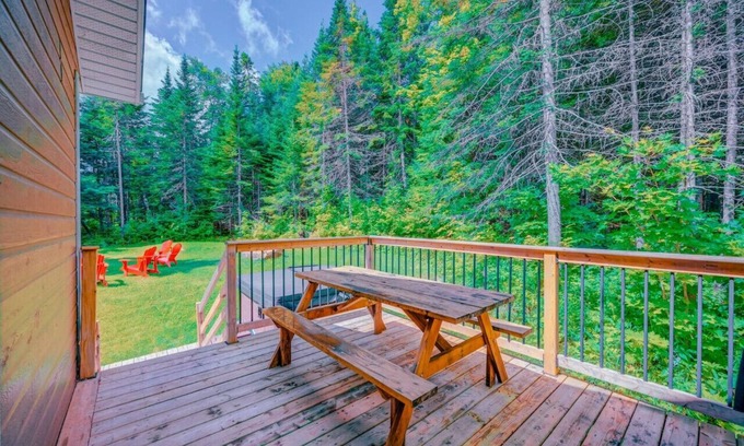 Entrelacs Chalet De Esquí | Private Hot tub /Boisë