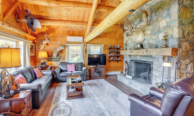 Glendale Cabina | Private Hot Tub: Hudson Valley Cabin Retreat!