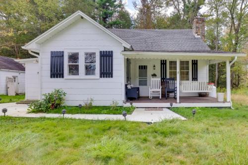 Blakeslee Casa | Private Hot Tub Poconos Babbling Brooke Cottage
