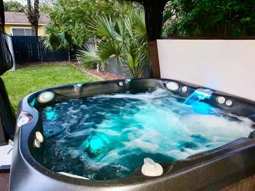 Tobin Hill Casa | Private Hot Tub - Walk to Pearl - Pet Friendly 3BR
