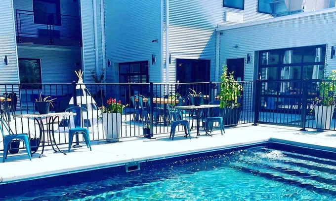 Pacific Casa | Private hotel near St Louis