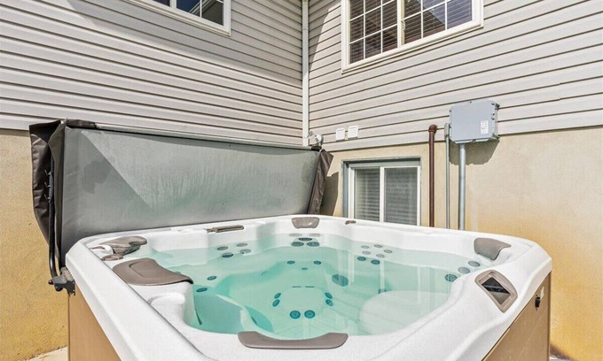 North Ogden Casa | Private HotTub, Veranda & Fully Fenced Yard!
