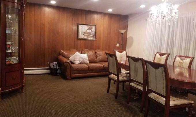 Woodridge Casa | Private House in Woodridge