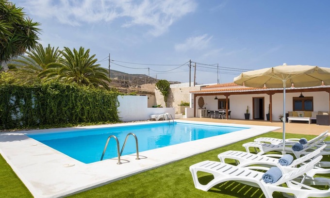 Guimar Villa | Casa privada con piscina y jardín