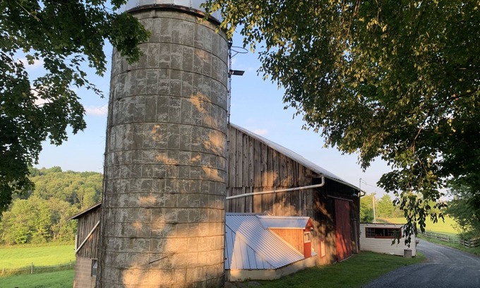 Honesdale Otro | Private, idyllic, 1811 farmhouse on 40 acres with pool