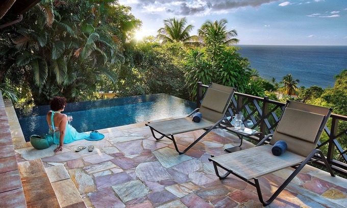 Black Rock Villa | Lounge en su piscina infinita privada | Villa con vista al mar!