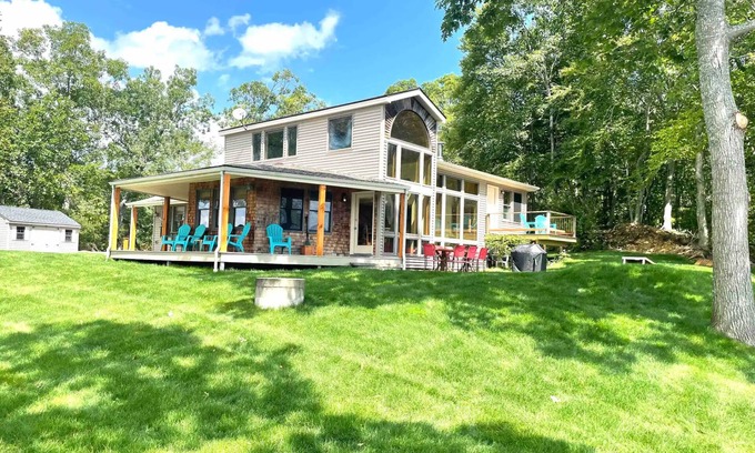 Preston Casa | Private Island Lake House Near Casinos
