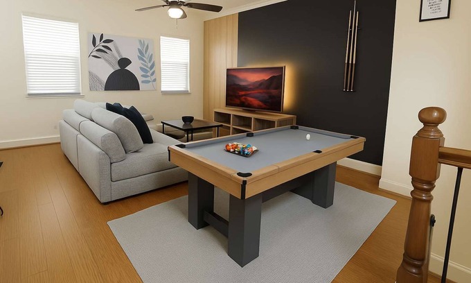 Woodlake - Briar Meadow Casa | Private Jacuzzi Gem | Galleria | Sleeps 8