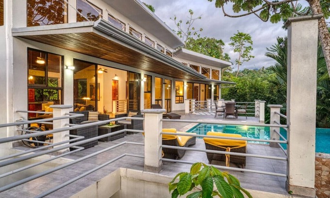 Uvita Casa | Villa Privada en la Jungla con Piscina + Vistas al Mar, Uvita