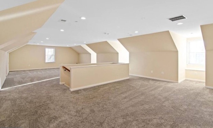 North Roland Park/Poplar Hill Casa | Private King & Shared Suites in Roland Park, MD