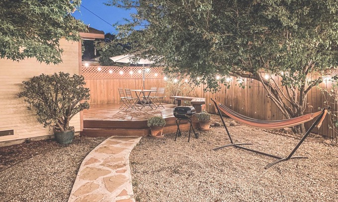 Atwater Village Casa | Private LA craftsman home in Atwater Village!