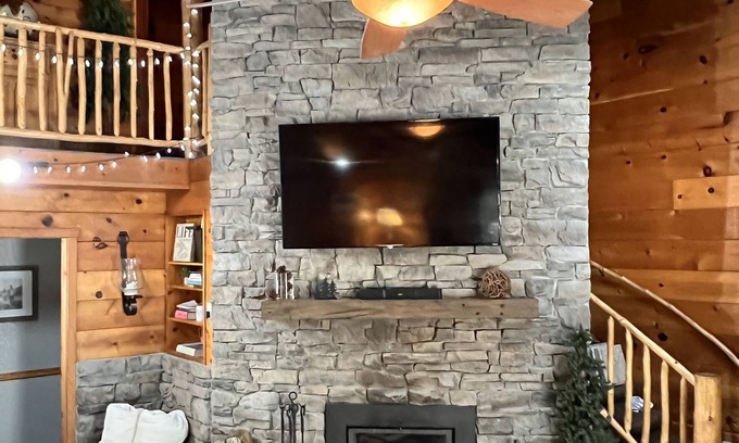 Twain Harte Cabina | Private Lake Access, Pet friendly, Hot Tub, Ski, Boating, Golf, Family Retreat!