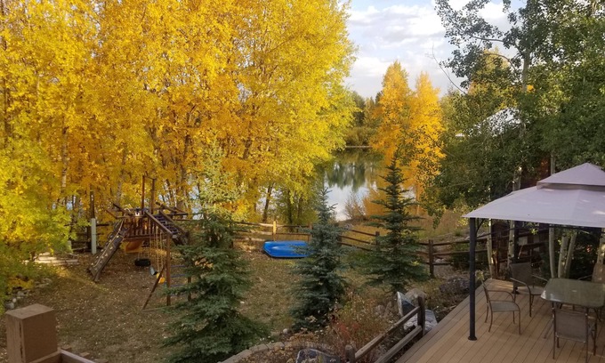 Willow Grove Casa | Private lake front home, Open layout, Remodeled kitchen, Excellent views 334