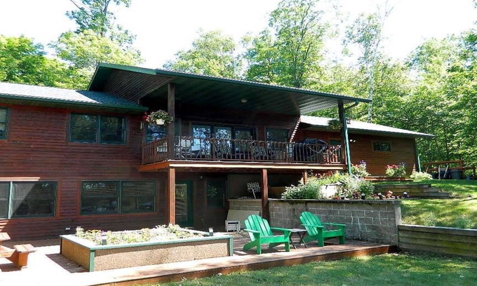 Hayward Casa | Private Lake Home en el hermoso gato tigre! Pontón incluido para las semanas de verano