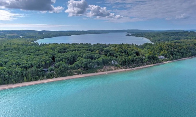 Leland Casa | Private Lake Michigan lakefront luxury retreat North of Leland w stunning views