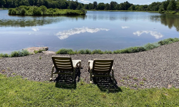 South Kortright Cabina | PRIVATE Lakefront Catskills Cabin