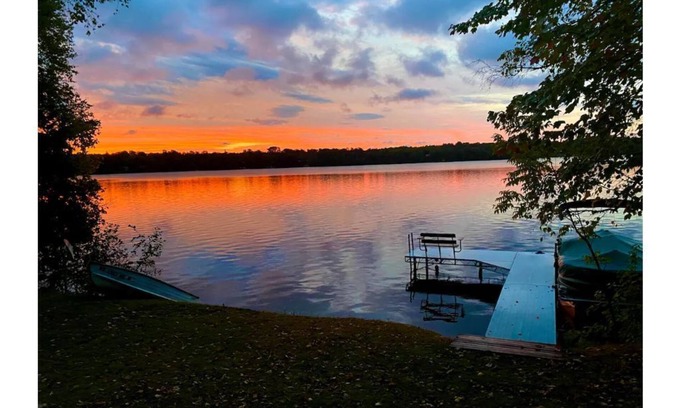 Presque Isle Casa | Private Lakefront Cabin on North Turtle Lake.