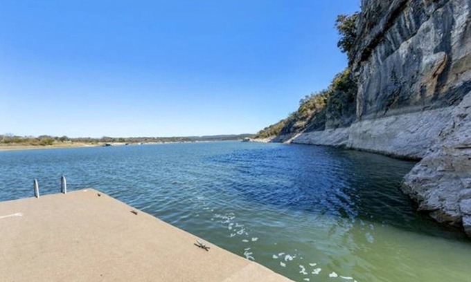 Spicewood Casa | ¡Oasis privado frente al lago en el lago Travis con vista!