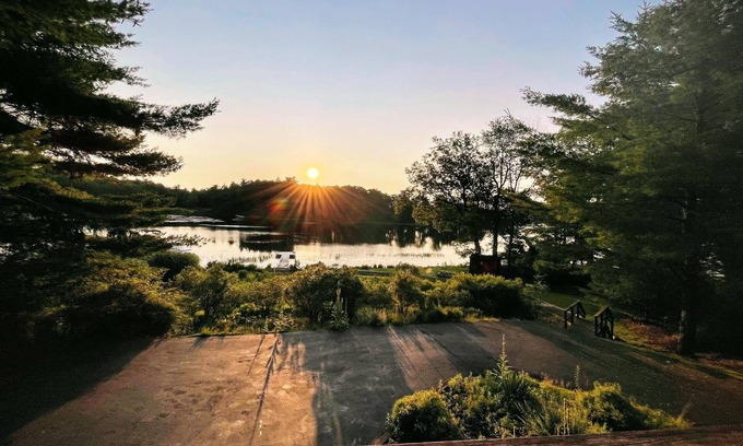 Paupack Casa | Private Lakefront on Fairview Lake - Sleeps 6-8