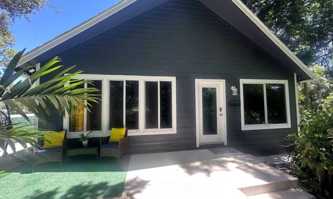 Jupiter Farms Casa | Serene lakeside view, kayaking and family friendly