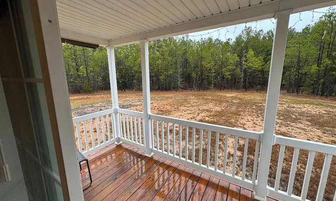 Ninety Six Otro | Private Lodge in South Greenwood - Hunting Allowed