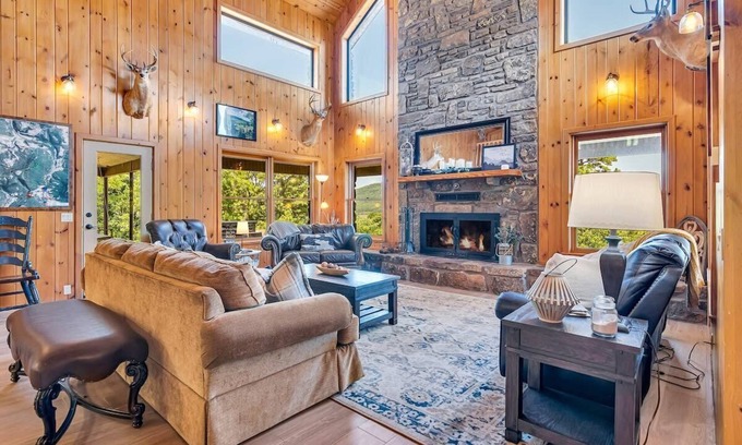 Harrison Cabina | Private Lodge on 4000 Acres!
