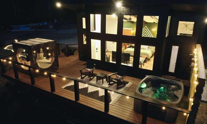 Campton Apartamento | Private Lux Getaway/Hot Tub/Double Shower/Cabana