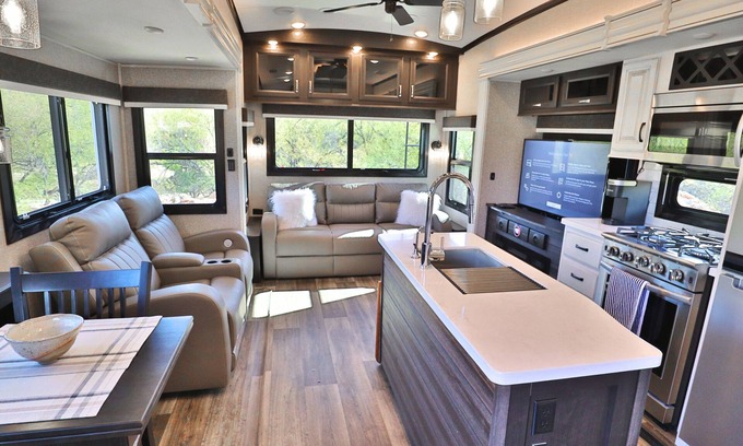 Tanque Verde Casa | Private Luxurious RV nestled at the base of majestic Mount Lemmon