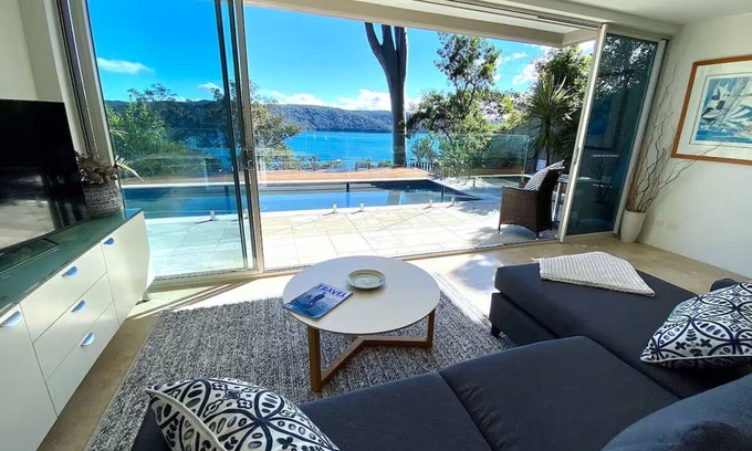Avalon Beach Casa | Private Luxury Apartment with stunning Pittwater Views