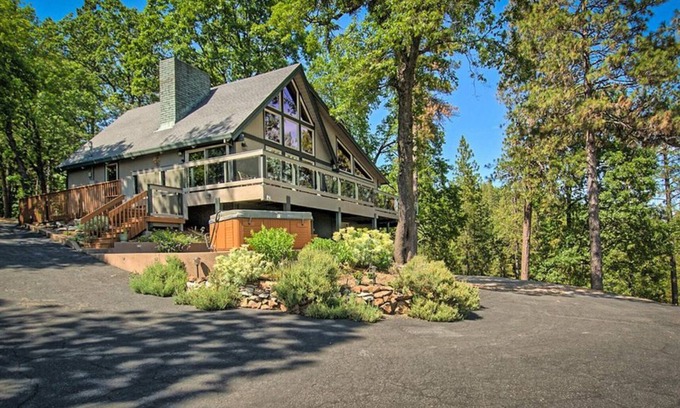 Lakehead Casa | Lodge privado de lujo con la mejor vista del lago Shasta y las cavernas de Shasta