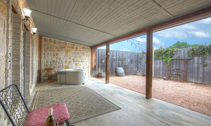 Fredericksburg Cabaña | Private Luxury Retreat With Hot Tub 10mins To Fred!