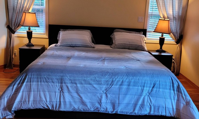 North Cowichan Casa | Private Mainfloor of House